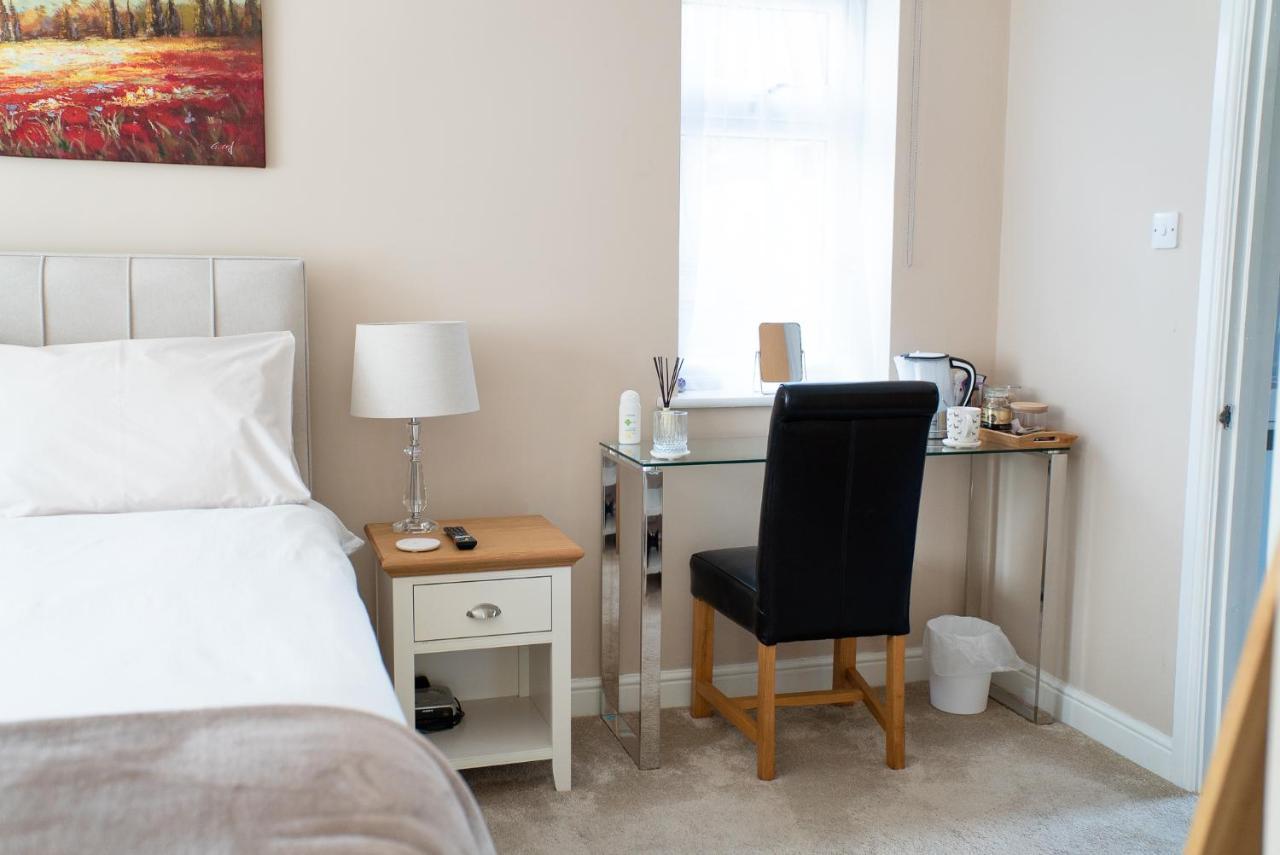 Bed and Breakfast The Cedars West Clandon Экстерьер фото